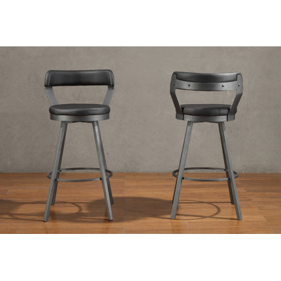Hechavarria Swivel Pub Height Chair(set Of 2)