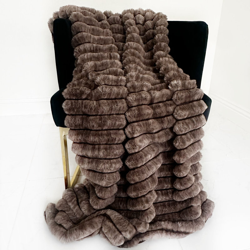 Jeté en fausse fourrure Plutus Luxe, L 96 po x l 60 po, Marron foncé