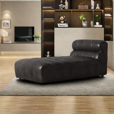 Elegant pine fashion chair