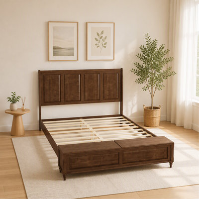 Lit plateforme Queen en bois massif, style traîneau, avec tête de lit de 135 cm et banc de rangement au pied de lit de 163 cm, couleur noyer.