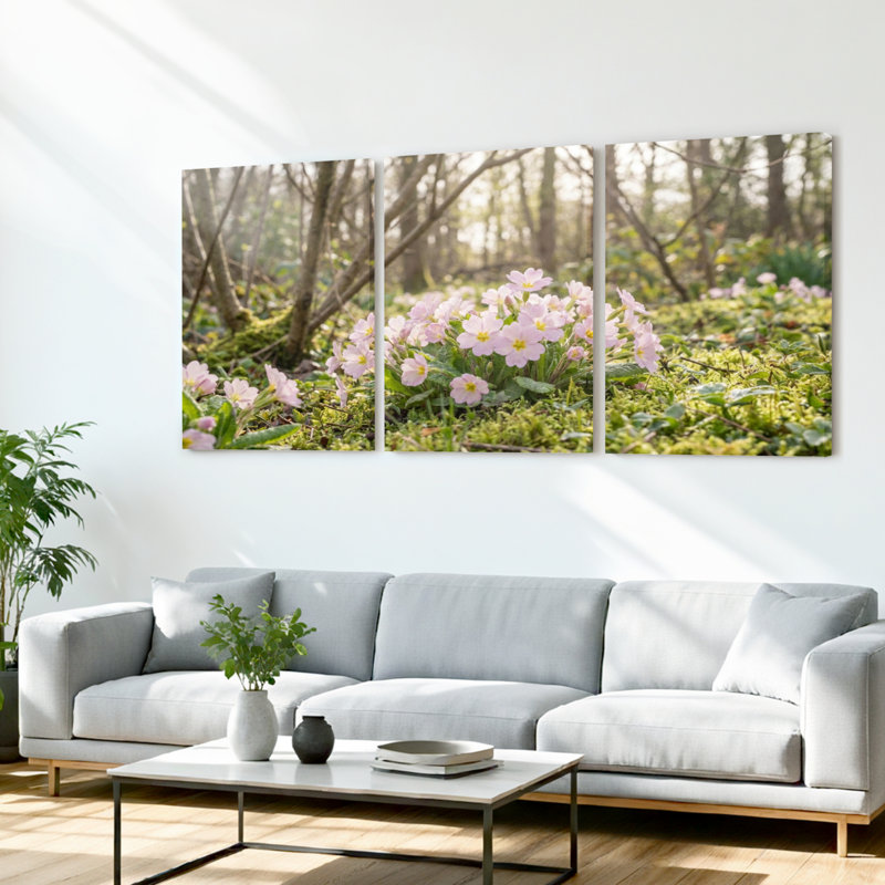 Ensemble de 3 tableaux sur toile tendue représentant des fleurs de la forêt printanière, H 36 po x l 72 po