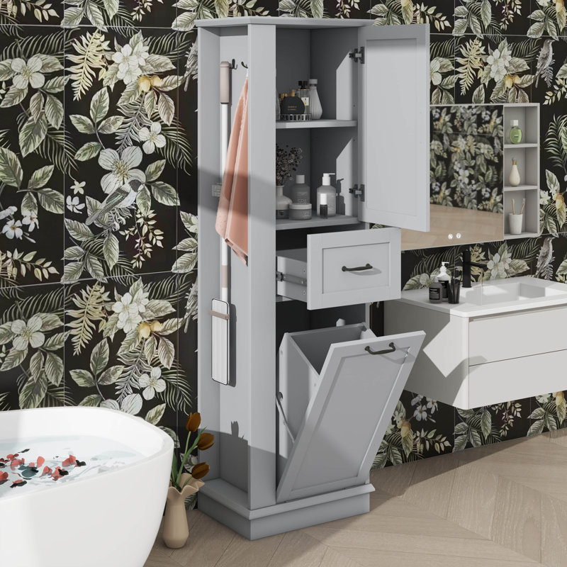 Armoire de rangement imposante avec compartiment coulissant et tablettes personnalisables parfaites pour le rangement dans la salle de bain