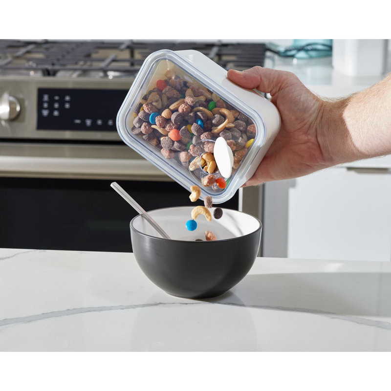 Petit contenant de cuisine hermétique avec bouchon verseur amovible iDesign - idéal pour le comptoir de cuisine ou le rangement du garde-manger