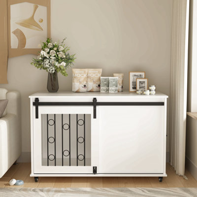 Meuble de 39,37 po en bois pour chien avec porte de grange coulissante et porte latérale 39,37 po, table de bout intérieure pour chenil pour petits et moyens chiens, cage décorative pour animaux avec barres en métal et roues verrouillables - blanc