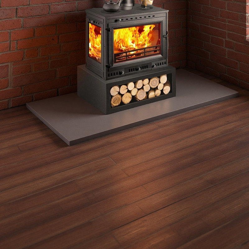 Poêle à bois avec compartiment de rangement en bois