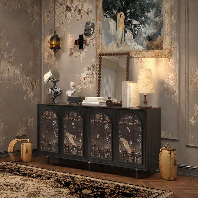 Buffet élégant en noyer avec quatre portes