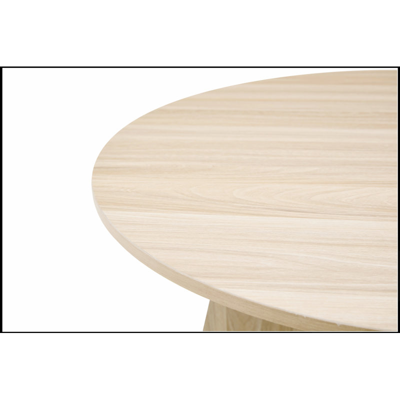 Ensemble de tables basses gigognes de style rétro avec pieds croisés, idéal pour une adaptation flexible de l'espace et une décoration intérieure élégante