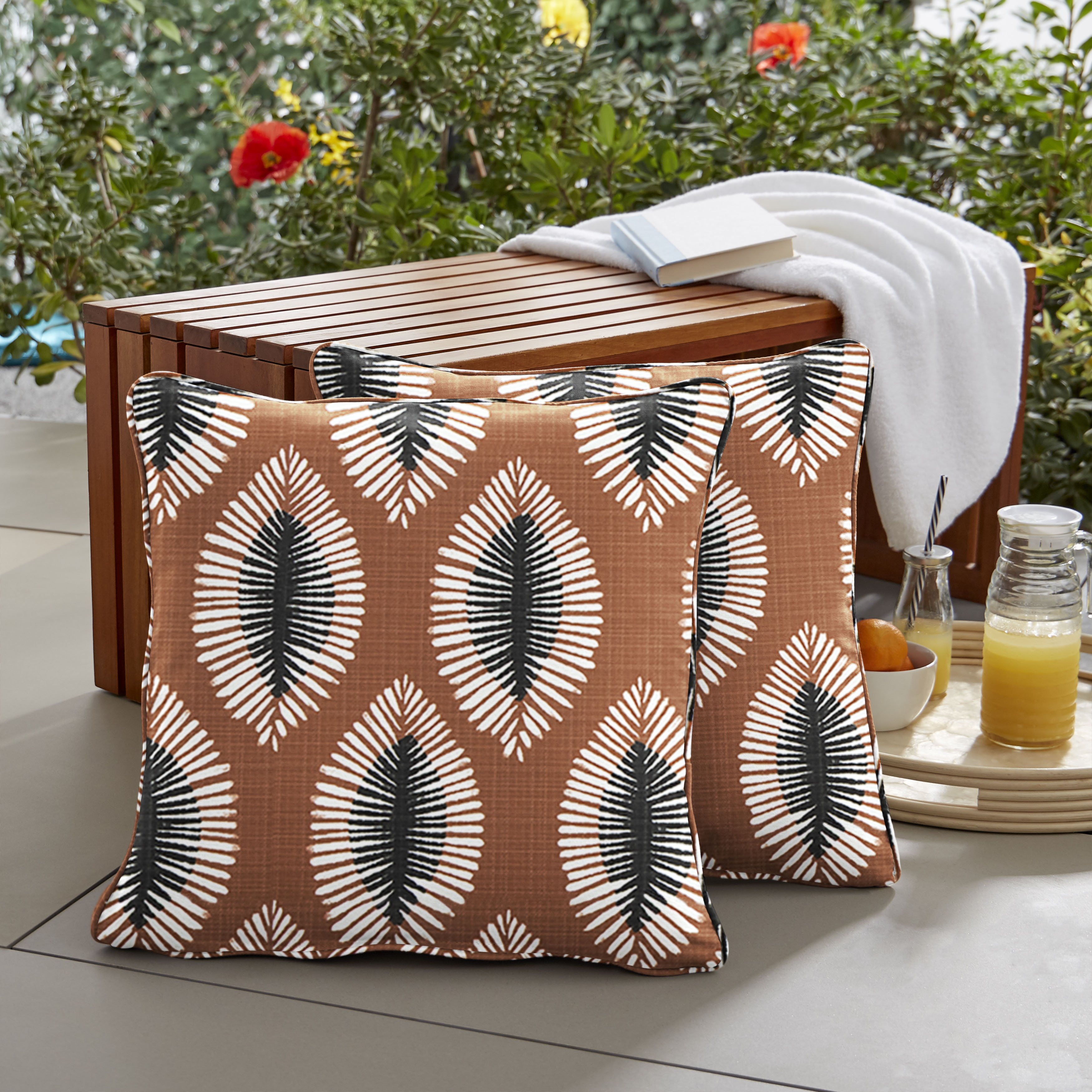 Martello Indoor/Outdoor Geometric Brown/Black Square Throw Cushion Cover (Set of 2) Langley Street Size: 18 x 18