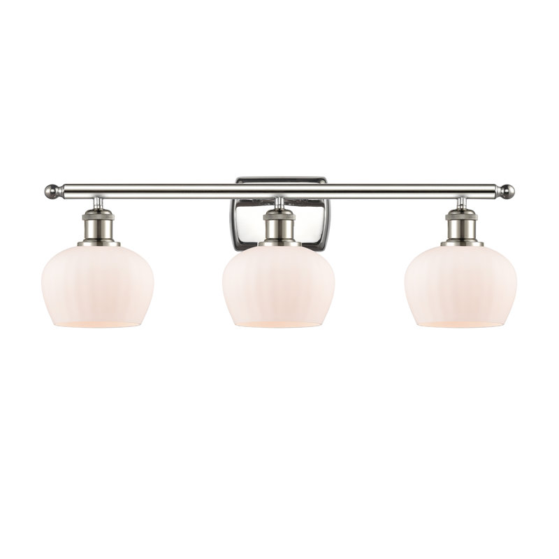 Éclairage pour salle de bain à intensité variable 3 lumières Lyman, Ampoule DEL 6 watts Vinage, Blanc mat, Nickel poli