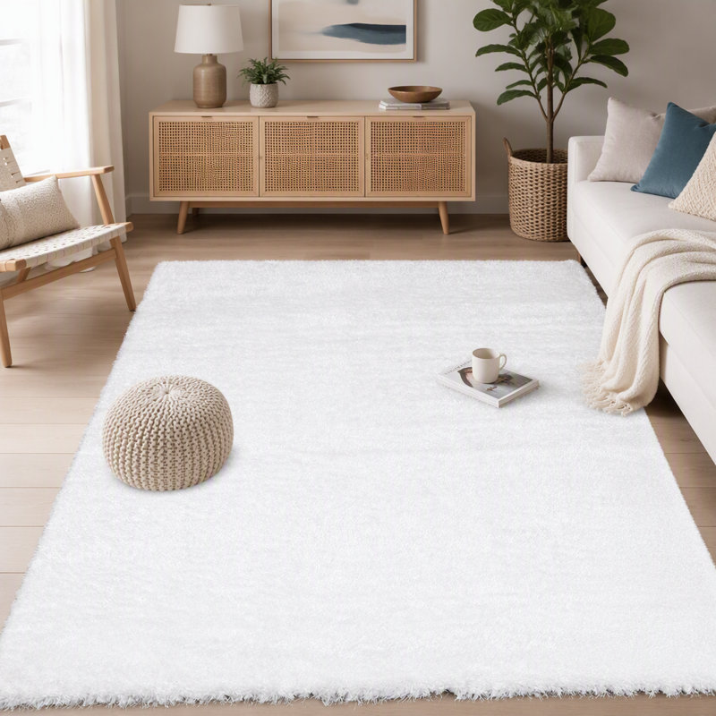 Tapis Zanca blanc à poils longs, doux et confortable, idéal pour les espaces de vie modernes, 226 x 287 cm