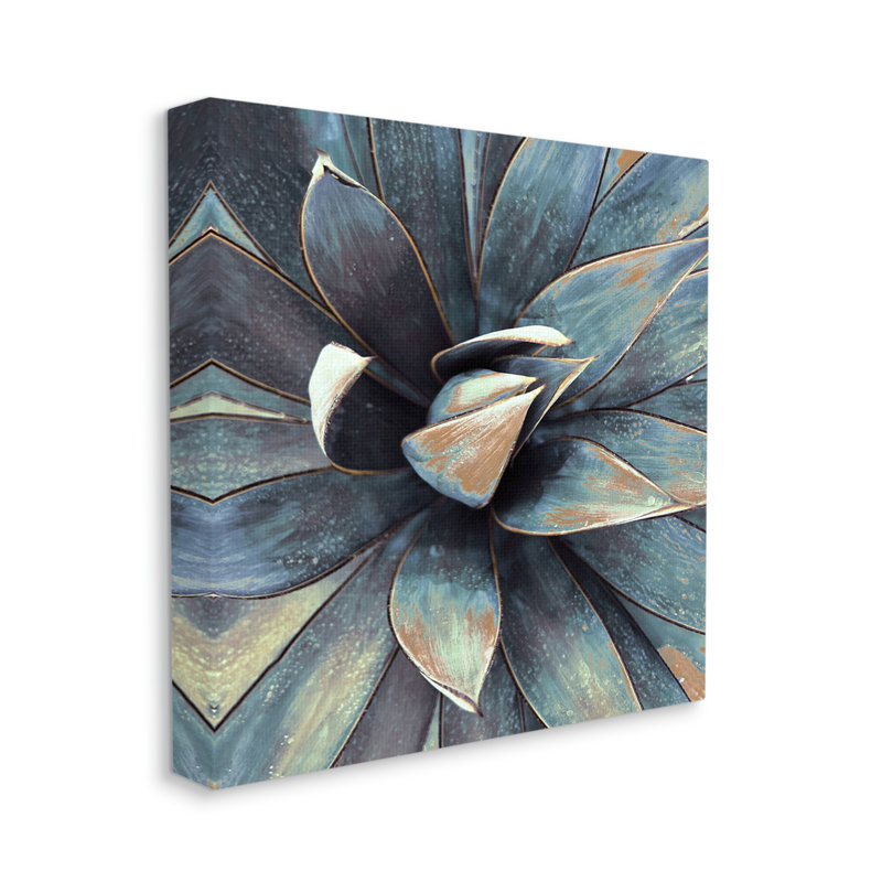 «Modern Modern Petals On Wood» par Irena Orlov, impression, Giclée encadrée noir minuit, H 24 po x l 24 po x P 1,5 po