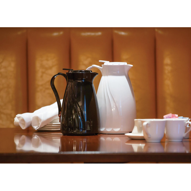Carafe à bouton-poussoir, H 10,75 po x l 6 po x P 8,25 po, Noir