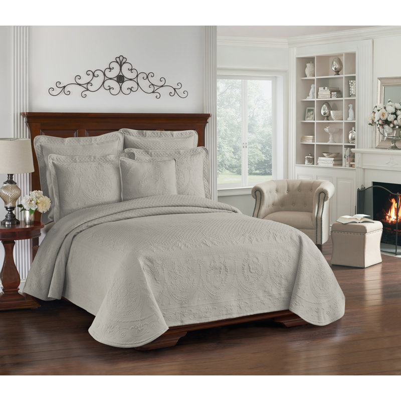 King Charles Matelasse Traditional Coverlet, King, Gray