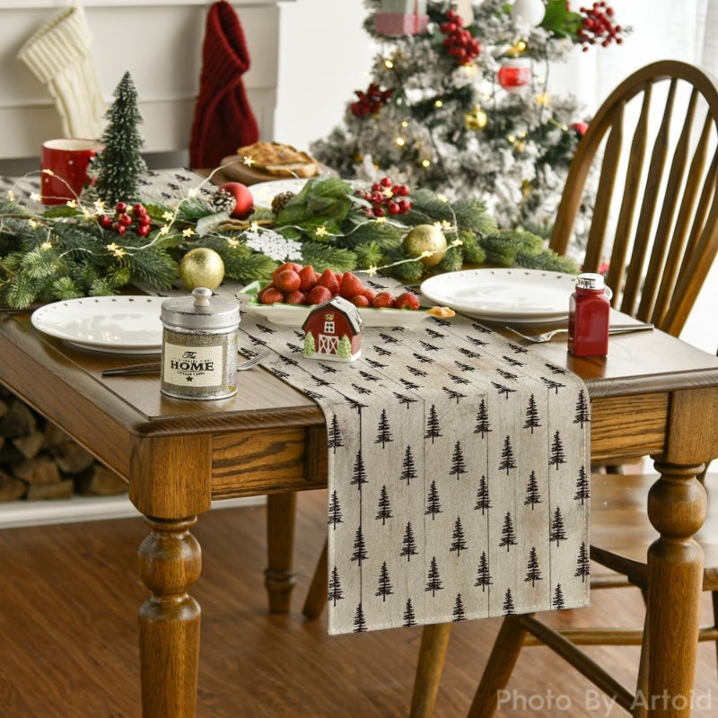 Lilibet Christmas Table Runnner, Brown
