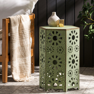 Table d'appoint de patio en fer, effet craquelé - 36,4 cm (P) x 36,4 cm (L) x 56,3 cm (H), design ajouré pour une utilisation à l'extérieur
