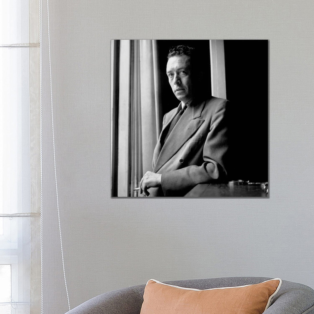 Der französische Schriftsteller Albert Camus At Home June 13, 1947 von Rue Des Archives - No Frame Gallery-Wrapped Canva...