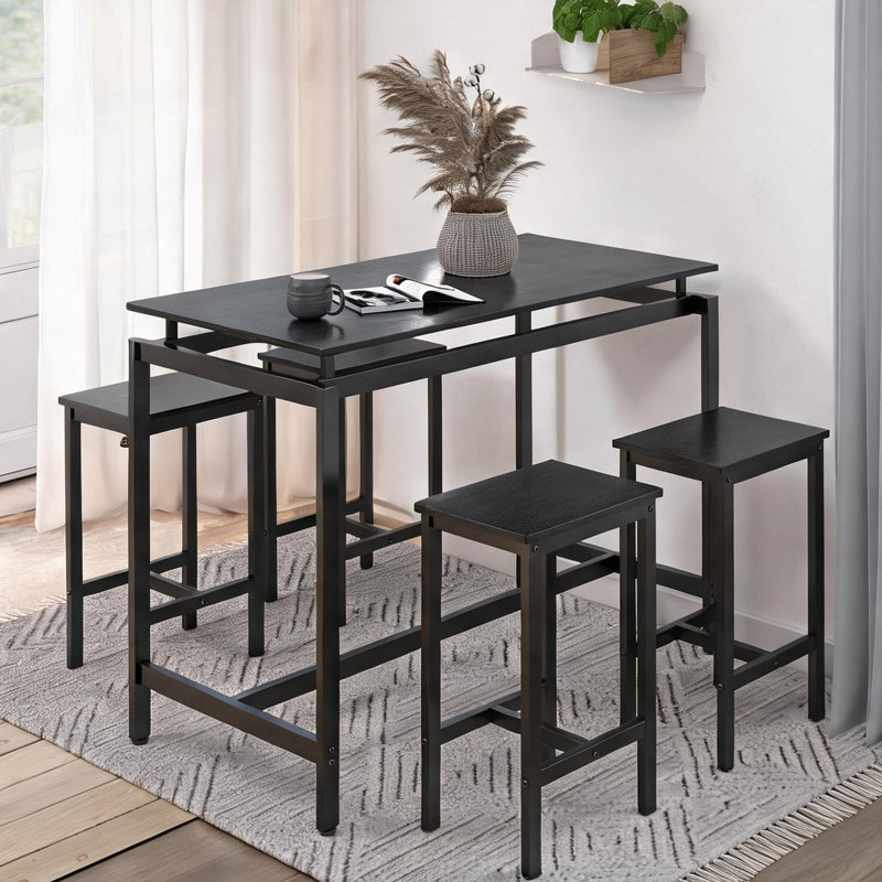 Ensemble de salle à manger à hauteur de comptoir en panneau de fibres à densité moyenne noir mat avec 4 tabourets assortis et rangement compact pour les petits espaces