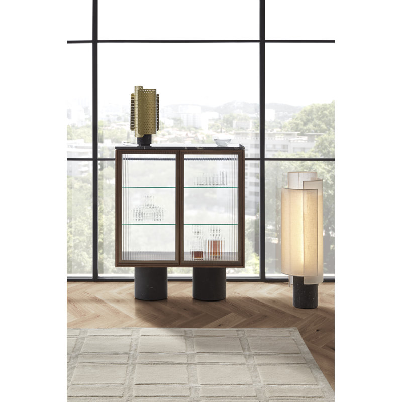 Area Rug in Beige, Rectangle 6'5" x 10'
