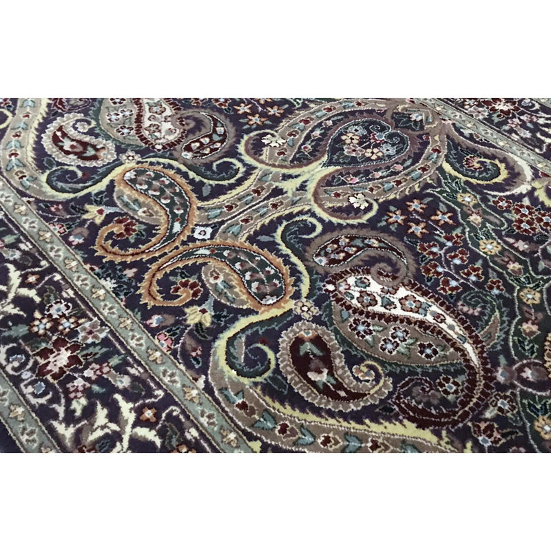 Hand Woven Wool Floral Area Rug