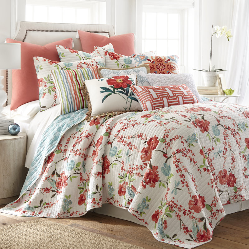 Simone Floral Quilt Set, Queen Quilt + 2 Shams