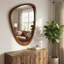 Miroir décoratif irrégulier à cadre en bois massif, 24 x 36 pouces, pour l'élégance et la polyvalence dans n'importe quelle pièce