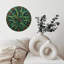 Horloge sur les plumes de paon