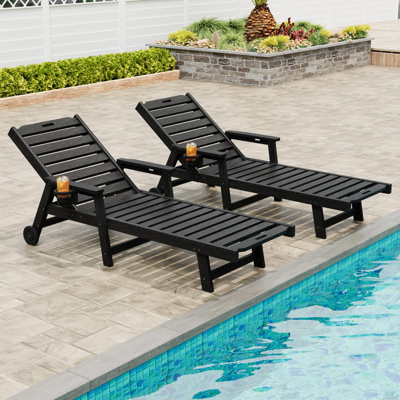 Chaise longue d'extérieur en PEHD - Fauteuil inclinable réglable à 5 positions avec porte-gobelet et roulettes amovibles - Mobilier de patio résistant aux intempéries pour la piscine, la terrasse, la plage - noir