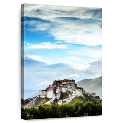 Ciel bleu au-dessus du palais du Pocala