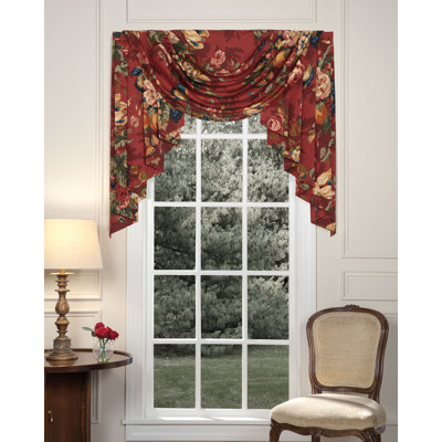 Queensland Jabot And Cascade