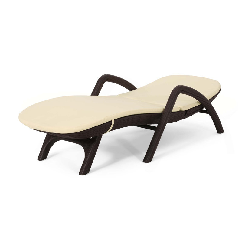 Chaise longue d'extérieur avec coussin