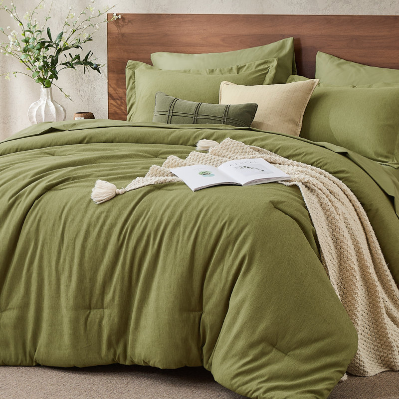 Ensemble de couette JOLLYVOGUE Queen 7 pièces vert olive, teinture cationique, ensemble de literie bicolore Queen comprenant une couette en duvet synthétique, des draps, des taies d'oreiller et des housses de coussin.