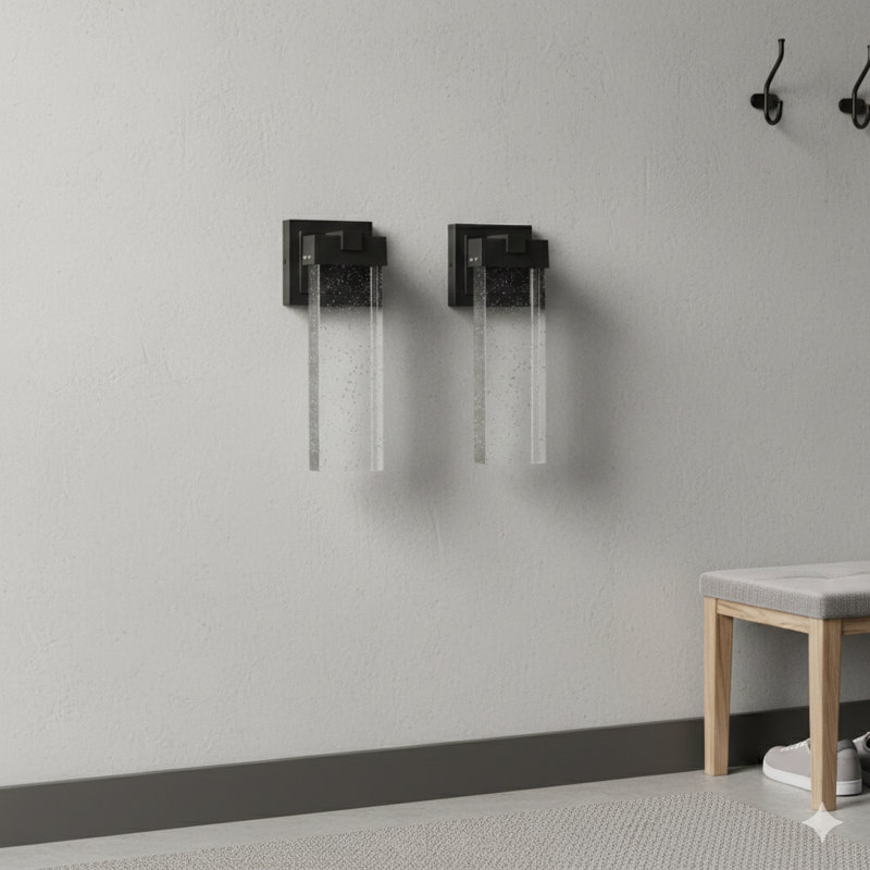 Un ensemble de 2 lampes murales d'extérieur fabriquées en cristal transparent et des éléments à DEL étanches, compatibles avec différents types d'ampoules, chaque lampe ayant une puissance nominale de 12 W.
