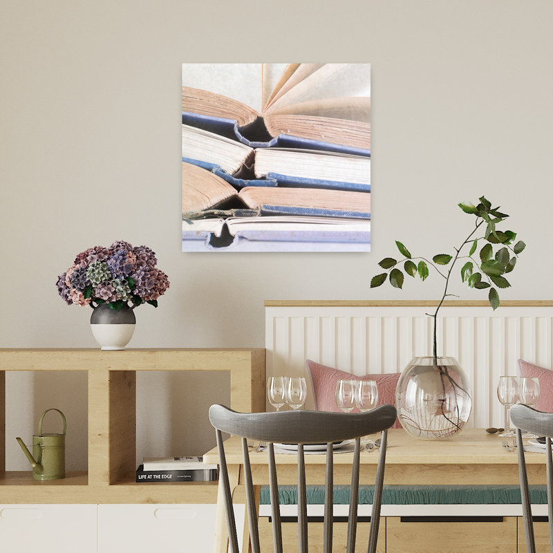 Art rétro bleu avec livres crème, H 18 po x l 18 po
