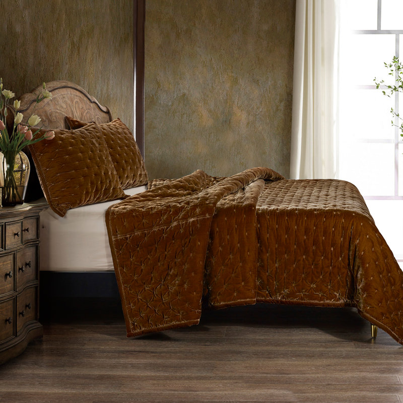 Copper Brown Twin Velvet Quilt Set with Lustrous Sheen