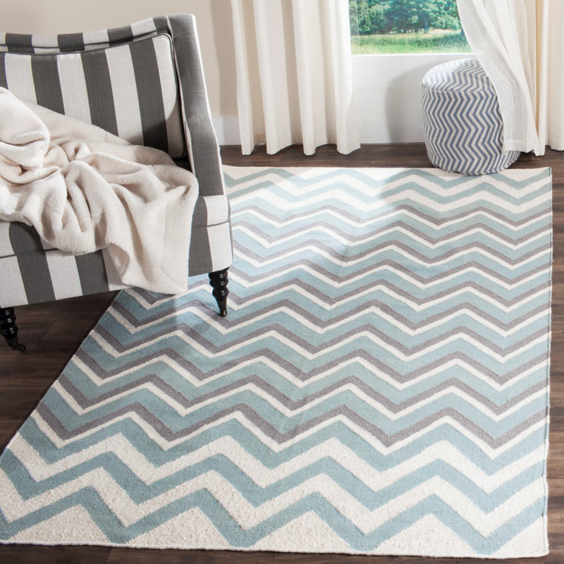 Tapis bleu en laine, viscose et coton à tissage plat Naomi, Rectangle 8 pi x 10 pi
