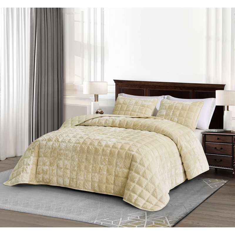 Velvet Quilt Set, King Quilt + 2 King Shams, Beige