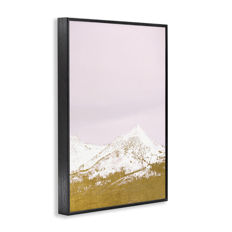 Snowy Mountain sur rose, estampe numérique, design par Gemma Bardot, H 18 po x l 12 po, Giclée encadrée noir minuit