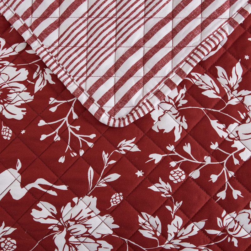 Ensemble de courtepointe réversible rouge Martha Stewart Dancing Deer, Queen Quilt