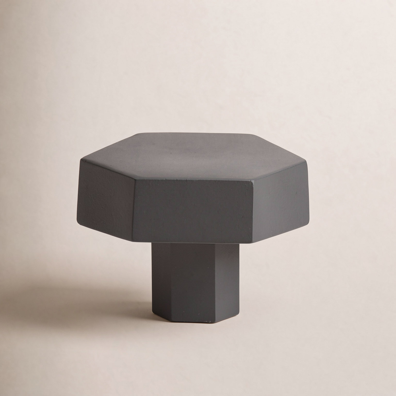 1 1/2" Length Geometric Knob Multipack, Matte Black