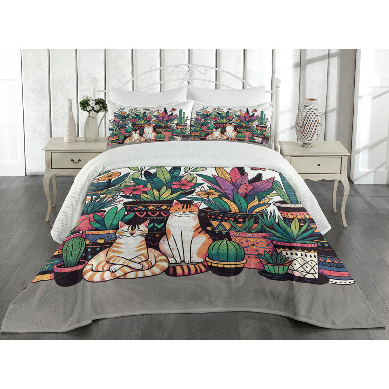 Floral Coverlet, Queen Coverlet + 2 Standard Shams