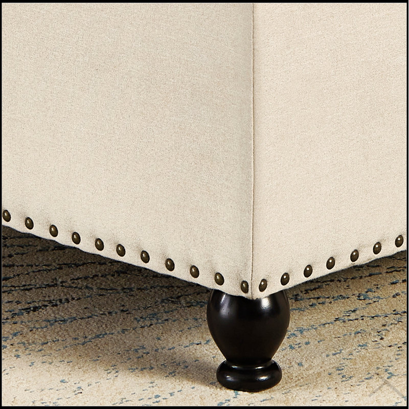 Grand repose-pieds de rangement carré avec pieds en bois, table basse capitonnée à boutons pour une utilisation polyvalente et élégante
