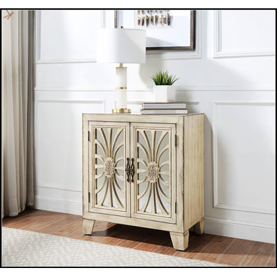 Armoire console Nalani au fini blanc antique avec tiroirs et tablettes spacieux, parfaite pour un décor organisé et élégant.