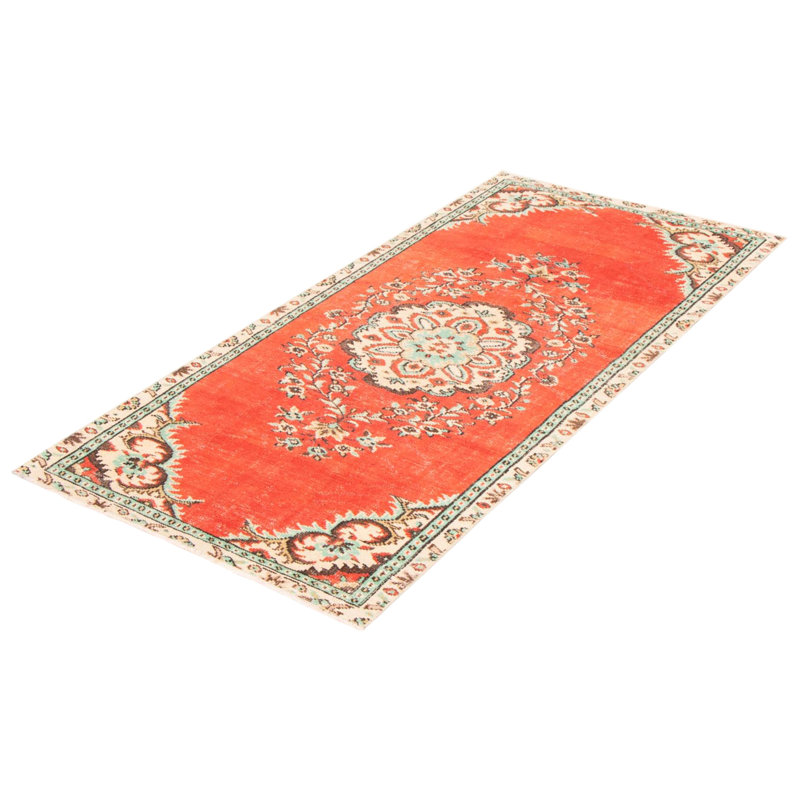 Tapis unique en laine noué à la main de style années 1990 de 4 pi 1 po x 8 pi 6 po rouge Mortez