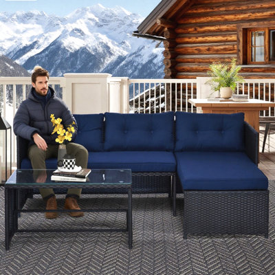 Ensemble de mobilier d'extérieur en rotin avec table basse et causeuse
