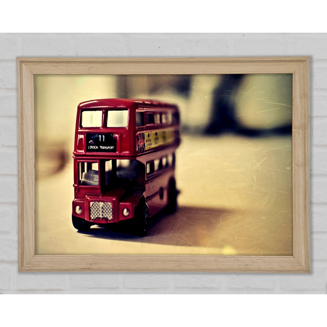 Old English Bus Toy Gerahmter Druck