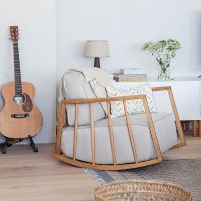 Chaise berçante en bois massif