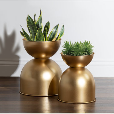 Lonnie Metal Urn Planter