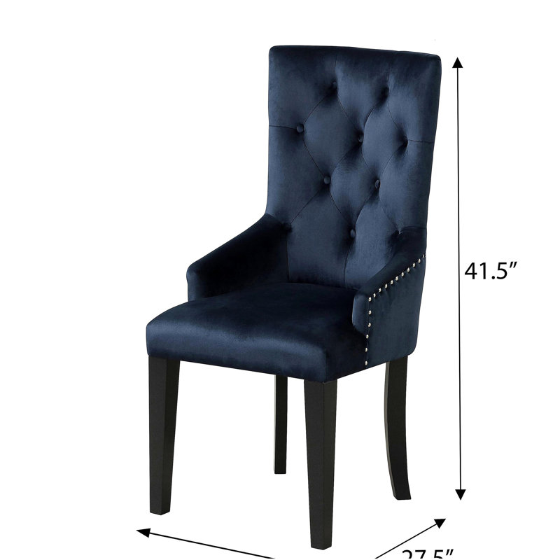 Chaise avec accoudoirs et dossier en relief bleu marine foncé et noir