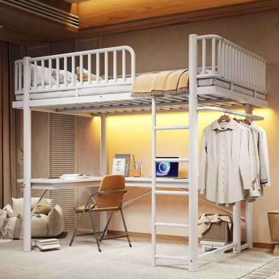 Lit mezzanine double avec bureau en L, bande lumineuse à DEL et station de charge, lit mezzanine en métal avec plateau d'ordinateur central et zone de suspension, conception de tuyau rond spécial, blanc