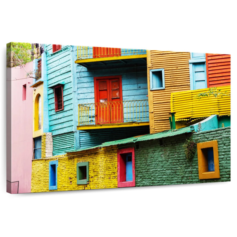 Lilie Caminito dans le quartier de La Boca, H 16 po x l 24 po